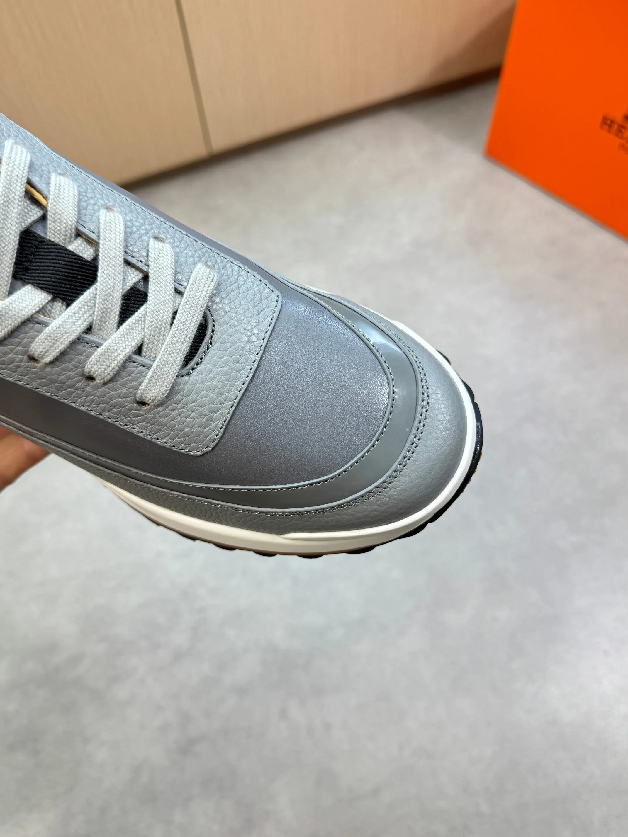 Men's shoes 💰800 [HERMES] Hermès - High-end quality original order·Casual sports shoes - Upper: 🔝 pebbled calfskin, Nappa calfskin, shoe body sewn with contrasting edge color, tongue, heel, brand logo webbing - Inner: water-dyed cowhide - Outsole: ultra-light T men's shoes 💰R·Rubber; two-color molded outsole -Ultra-high quality control·Fine workmanship: highlighted (high-end·nobility·grade) -Size: 39-44 (38, 45, can be customized)·H0118